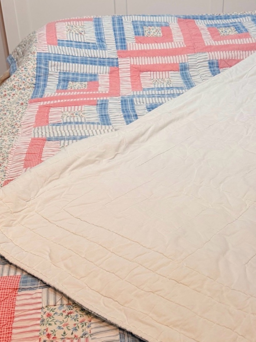 Vintage Floral Log Cabin Quilt - Blue & Pink - Picture 12 of 12